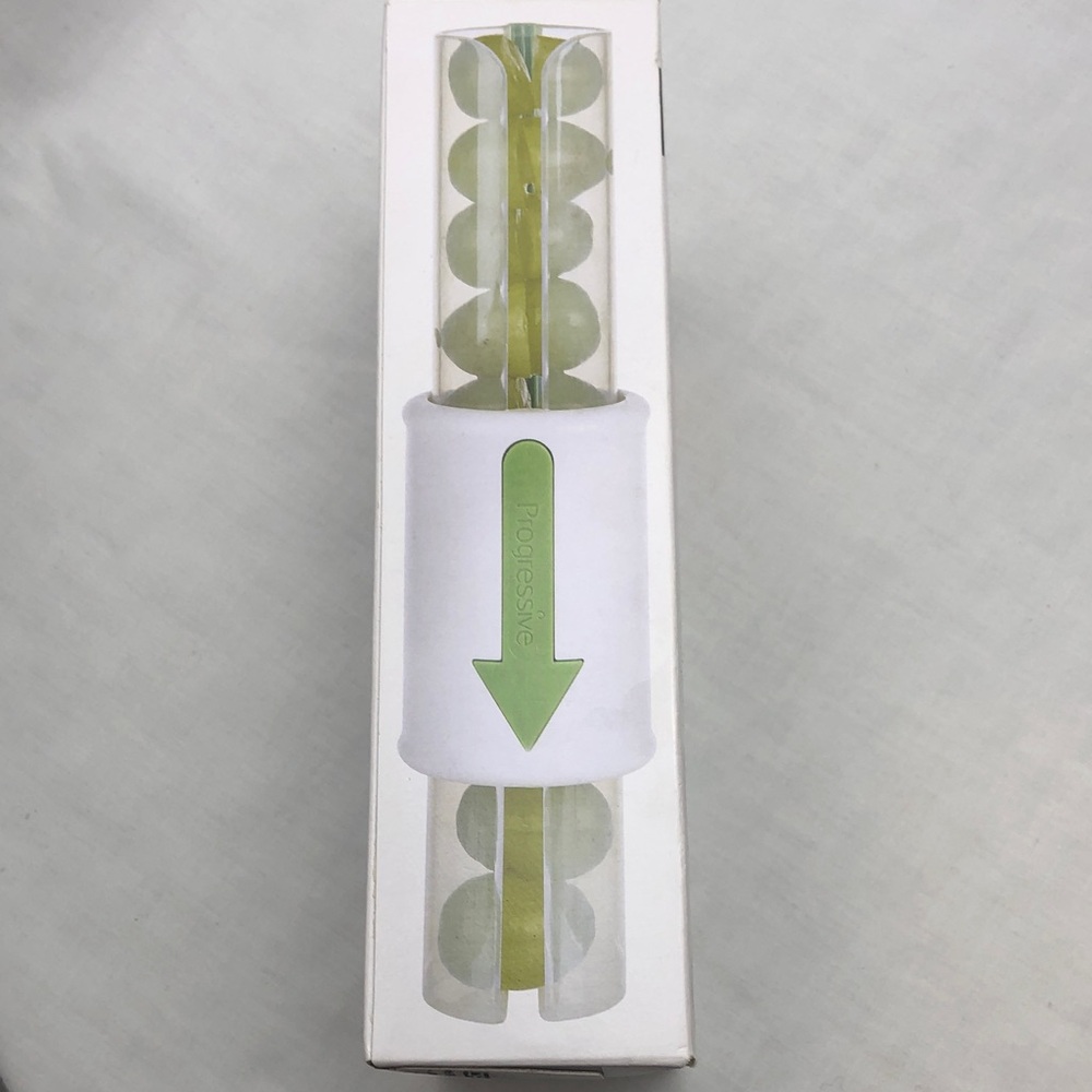 Cherry Tomato & Grape Slicer - Green - Picture 2 of 5